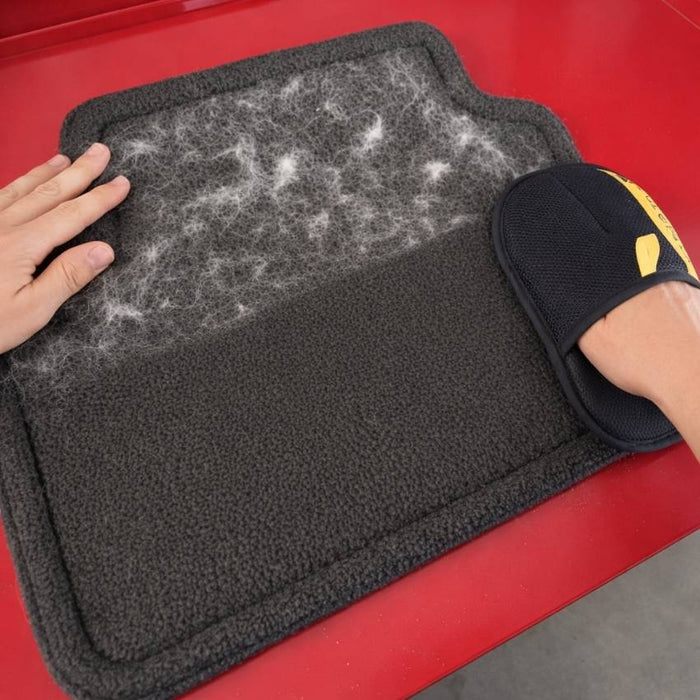 Paw Lift glove for sofas
